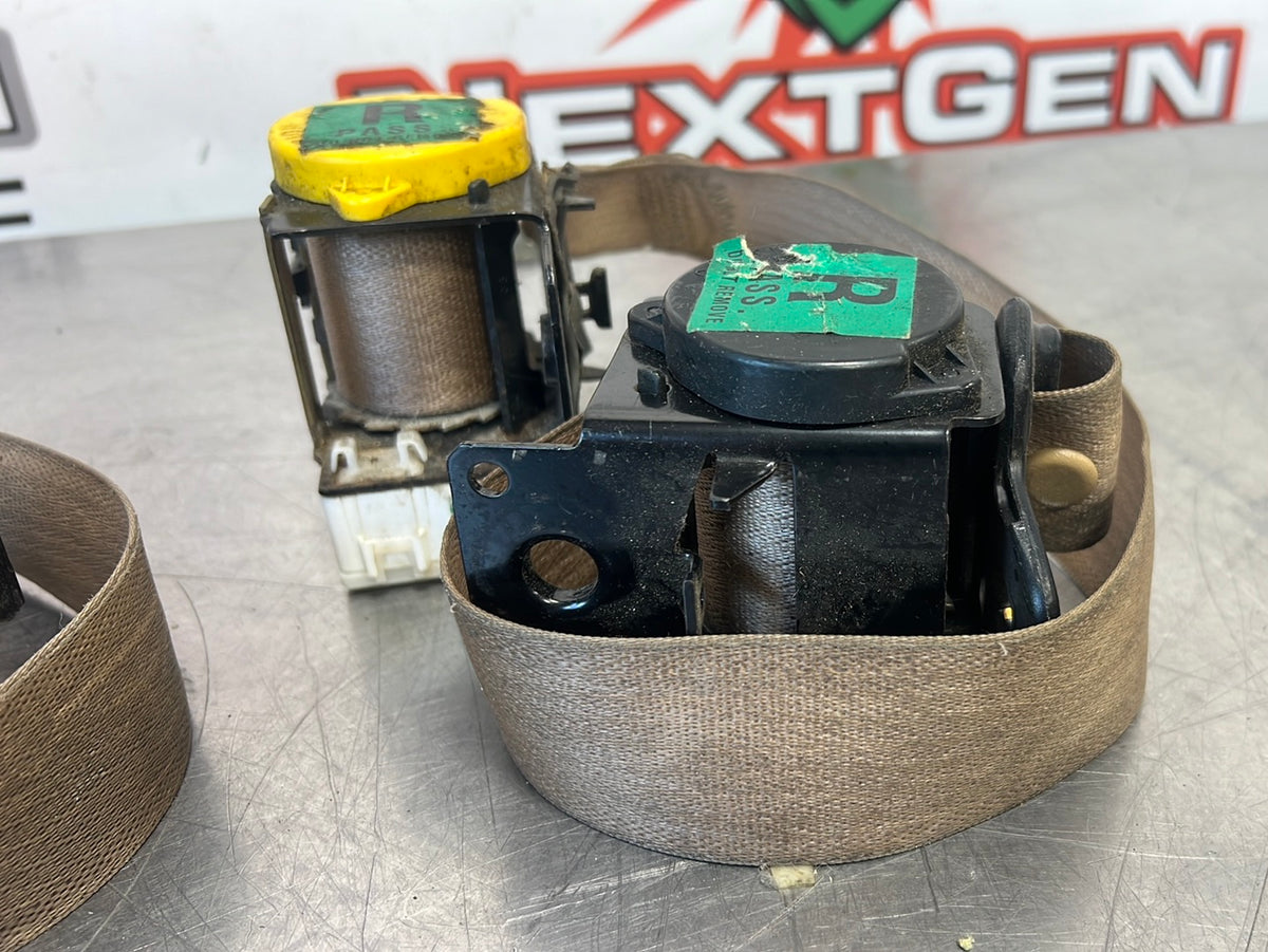 9704 C5 CORVETTE SEAT BELTS RH LH DRIVER PASSENGER OAK COUPE OEM VV81