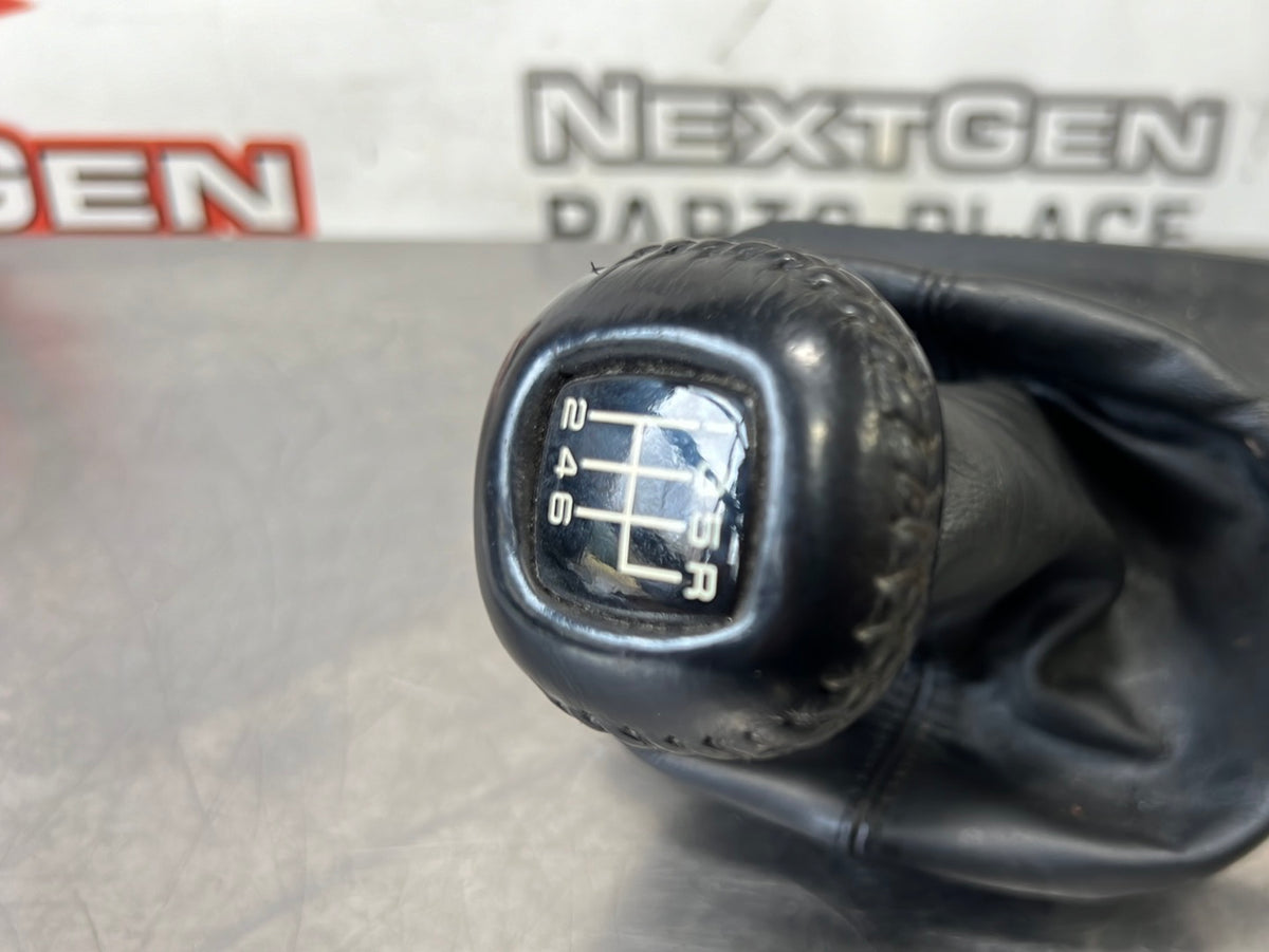 9704 C5 CORVETTE MANUAL SHIFTER ASSEMBLY WITH KNOB AND BOOT 433