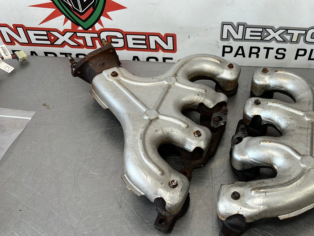 2001 C5 CORVETTE EXHAUST MANIFOLDS WITH O2 SENSORS OEM 303