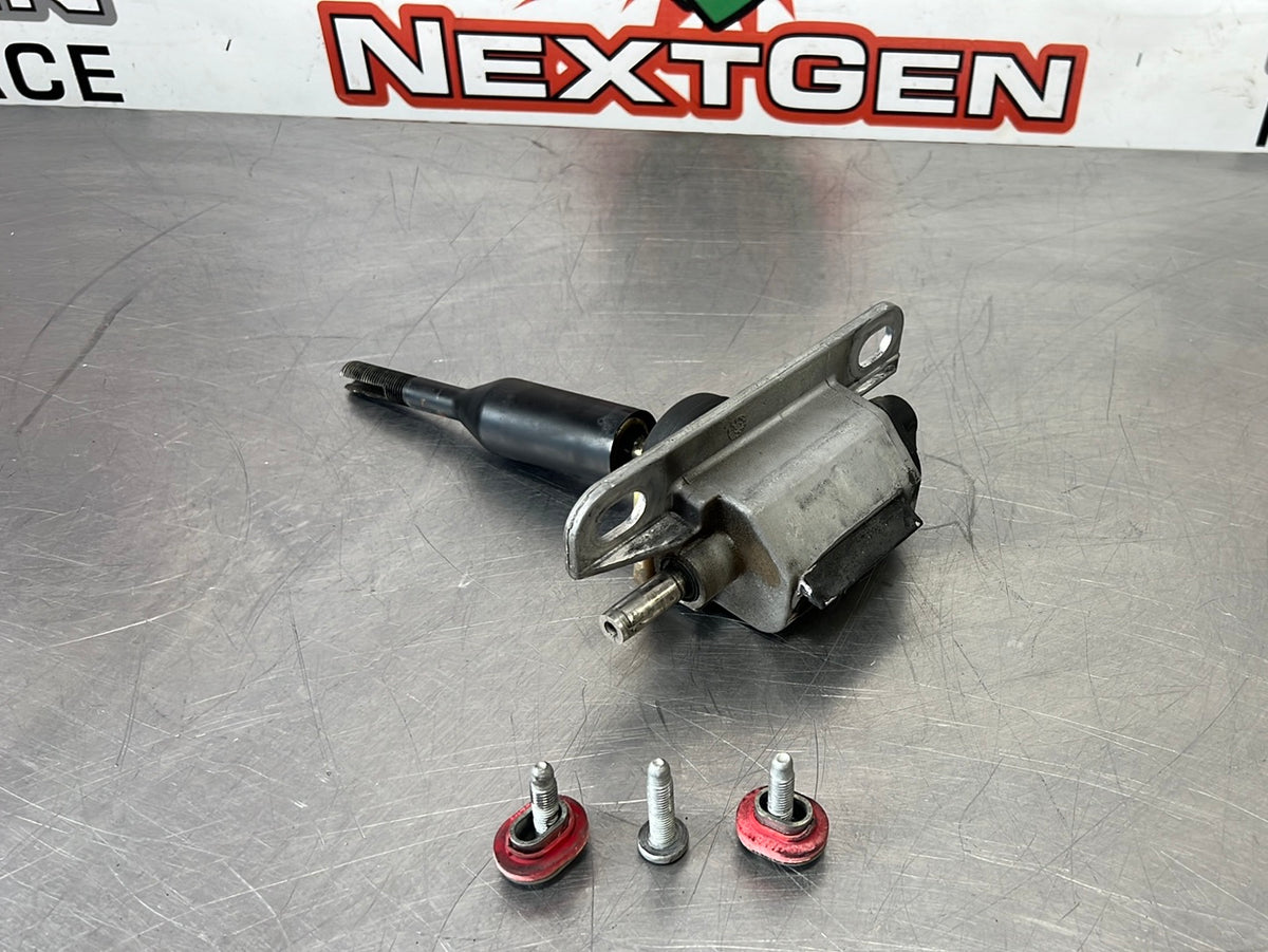 9704 C5 CORVETTE MANUAL SHIFTER ASSEMBLY WITHOUT KNOB OEM 285