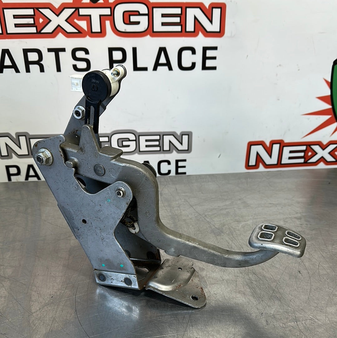 2012 C6 CORVETTE CLUTCH PEDAL ASSEMBLY USED OEM VV158 NextGenPartsPlace