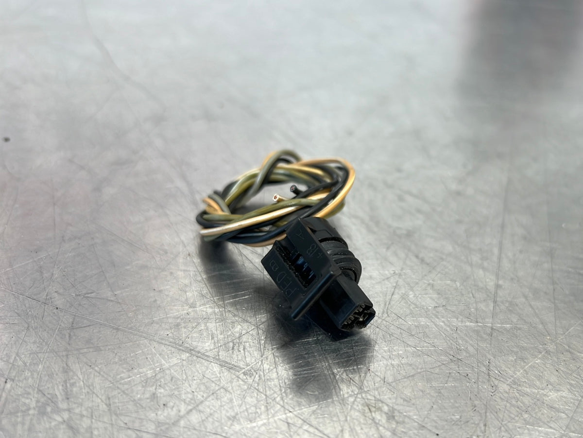 9704 C5 CORVETTE OIL PRESSURE SENSOR PIGTAIL OEM NextGenPartsPlace