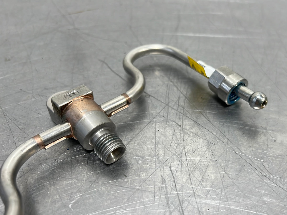 2018 CAMARO SS GEN V LT1 ENGINE FUEL RAIL CROSSOVER TUBE 12618336 OEM