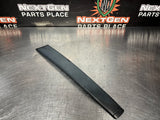 04 -06 PONTIAC GTO EXTERIOR B PILLAR WINDOW TRIM RH SIDE 92093111 OEM #1191