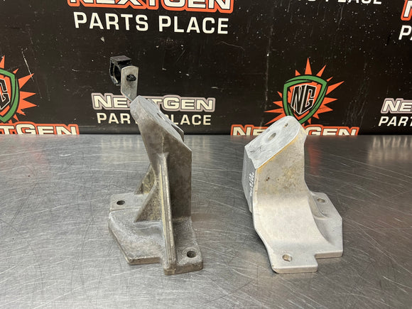04-06 PONTIAC GTO MOTOR MOUNT BRACKETS OEM #1191