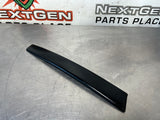 04 -06  Pontiac GTO Exterior B Pillar Window Trim LH 92093111 #560