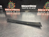 04 -06 PONTIAC GTO EXTERIOR B PILLAR WINDOW TRIM RH SIDE 92093112 OEM #1027