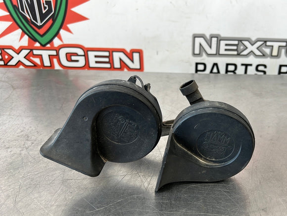 97-04 C5 CORVETTE DUAL HORNS ASSEMBLY #327