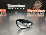04-06 PONTIAC GTO RH PASSENGER SIDE INTERIOR DOOR HANDLE 92055320 OEM #901
