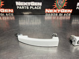 2014 CAMARO SS LEFT FRONT DRIVER EXTERIOR DOOR HANDLE WHITE OEM #1008