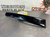 04 -06  Pontiac GTO Exterior B Pillar Window Trim LH 92093111 #547