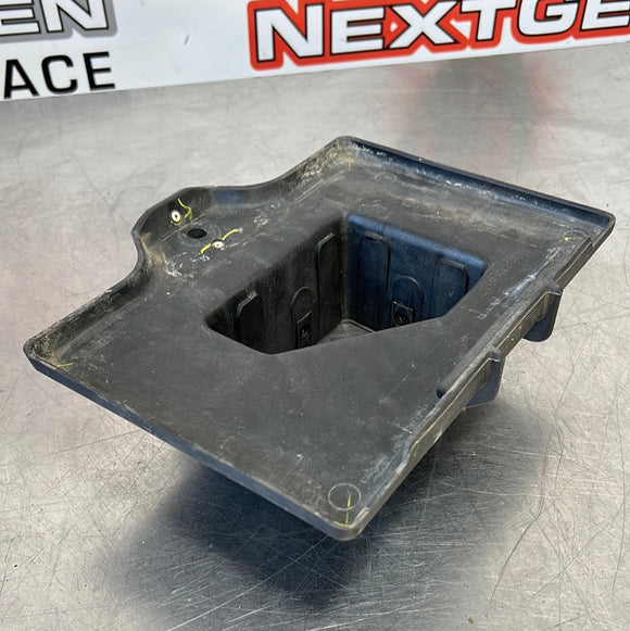 97-04 C5 CORVETTE BATTERY TRAY 10268430 #VV218