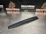 04 -06 PONTIAC GTO EXTERIOR B PILLAR WINDOW TRIM RH SIDE 92093112 OEM #1027