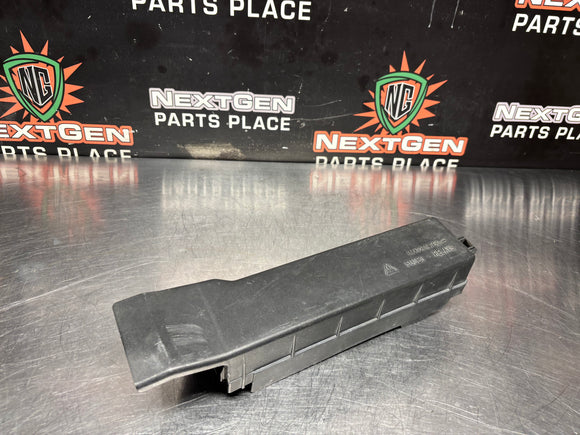 2004 PONTIAC GTO HOOD FUSE BOX COVER LID OEM 92169852 #1191
