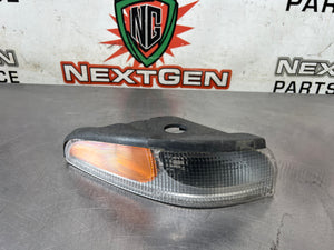 97-04 C5 CORVETTE FRONT RH TURN SIGNAL MARKER LIGHT OEM 16523618 #651