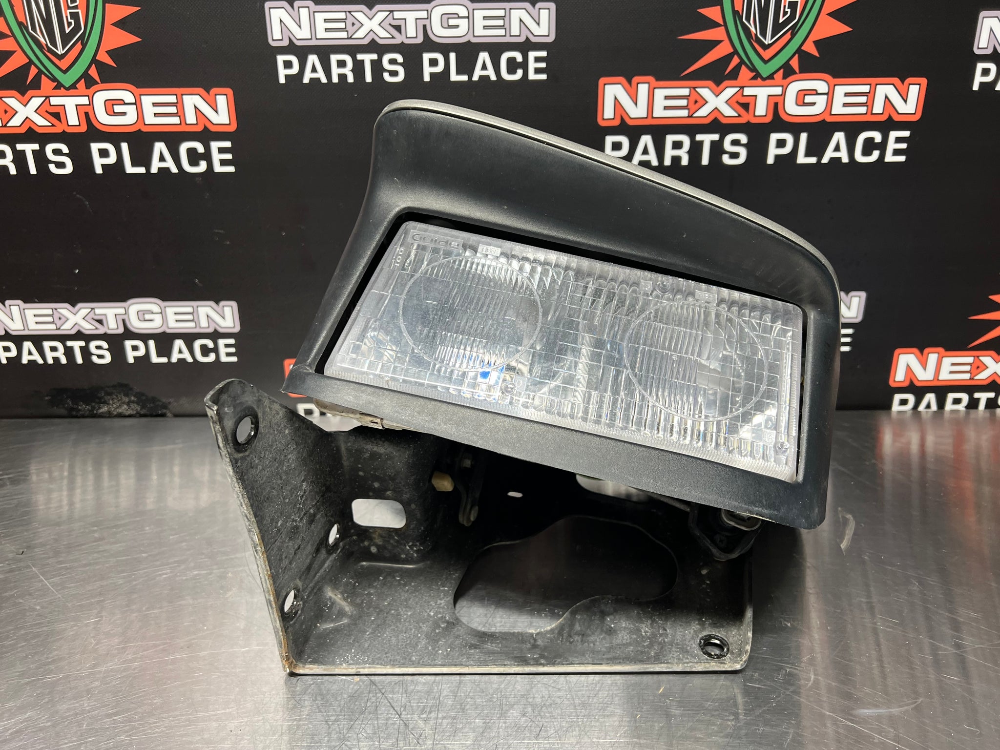 Driver Side Headlight Motor For 1997-1999 Chevy Corvette – LH Replacement