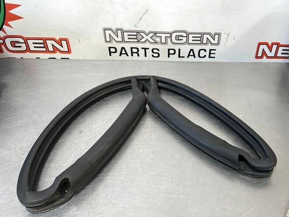 97-04 C5 CORVETTE REAR WINDSHIELD HALO WEATHER STRIP SEAL OEM #428