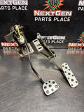 2004 PONTIAC GTO BRAKE/ GAS PEDAL ASSEMBLY OEM #1438