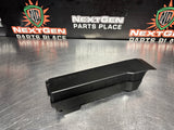 2004 PONTIAC GTO HOOD FUSE BOX COVER LID OEM 92169852 #1027