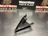 04-06 PONTIAC GTO MIRROR COVER / WINDOW DEFROST VENT PASSENGER SIDE OEM #1043