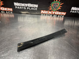 04 -06 PONTIAC GTO EXTERIOR B PILLAR WINDOW TRIM LH SIDE 92093111 OEM #1191
