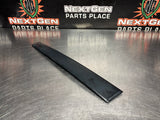 04 -06 PONTIAC GTO EXTERIOR B PILLAR WINDOW TRIM RH SIDE 92093112 OEM #1027