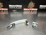 2014 CAMARO SS LEFT FRONT DRIVER EXTERIOR DOOR HANDLE WHITE OEM #1008