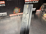 04 -06 PONTIAC GTO EXTERIOR B PILLAR WINDOW TRIM RH SIDE 92093111 OEM #1191