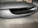 2006 PONTIAC GTO PASSENGER SIDE RH EXTERIOR DOOR HANDLE GRAY OEM #901