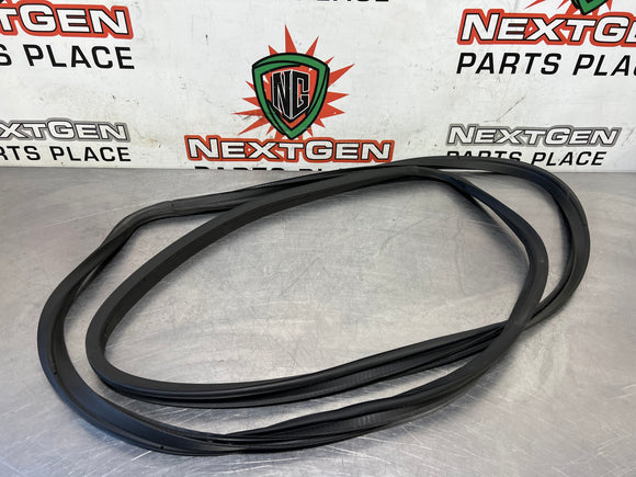 97-04 C5 CORVETTE REAR HATCH WEATHER STRIP OEM #628