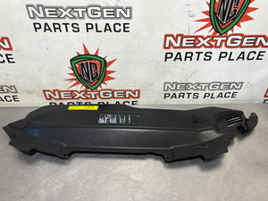 2004 PONTIAC GTO RADIATOR UPPER COVER BAFFLE OEM 92160585 #669