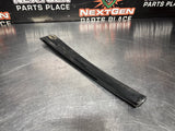 04 -06 PONTIAC GTO EXTERIOR B PILLAR WINDOW TRIM LH SIDE 92093111 OEM #1293