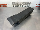 2004 PONTIAC GTO HOOD FUSE BOX COVER LID 92169852 #560