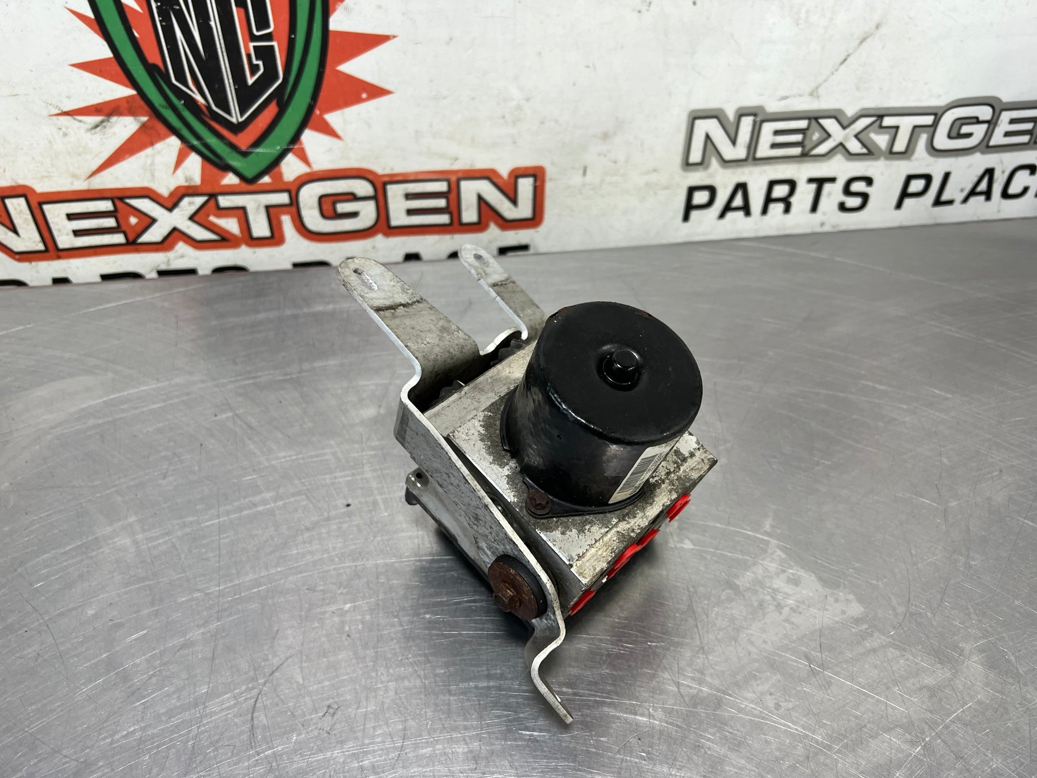 2012 CADILLAC CTS V COUPE ABS BRAKE PUMP MODULE W BRACKET OEM