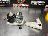 2007 C6 CORVETTE OEM FRONT SEAT BELTS DRIVER / PASSENGER LIGHT GREY #998