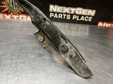 05-13 C6 CORVETTE RF PASSENGER SIDE FENDER TO BUMPER BRACKET 15230685 #1194
