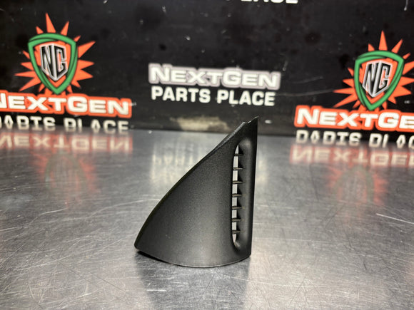 04-06 GTO DRIVER RH SIDE DOOR PANEL MIRROR VENT TRIM OEM 92091111 #1191