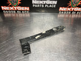 04-06 GTO FRONT LEFT BUMPER GUIDE BRACKET OEM 92048615 #901