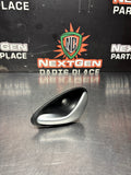04-06 PONTIAC GTO LH DRIVER SIDE INTERIOR DOOR HANDLE 92055321 OEM #1293