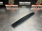 04 -06 PONTIAC GTO EXTERIOR B PILLAR WINDOW TRIM LH SIDE 92093111 OEM #987