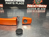 2011 CAMARO SS LEFT FRONT DRIVER EXTERIOR DOOR HANDLE ORANGE OEM #951
