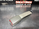 1997-2004 C5 CORVETTE RH SEAT BELT RECEIVER SHALE OEM #1289