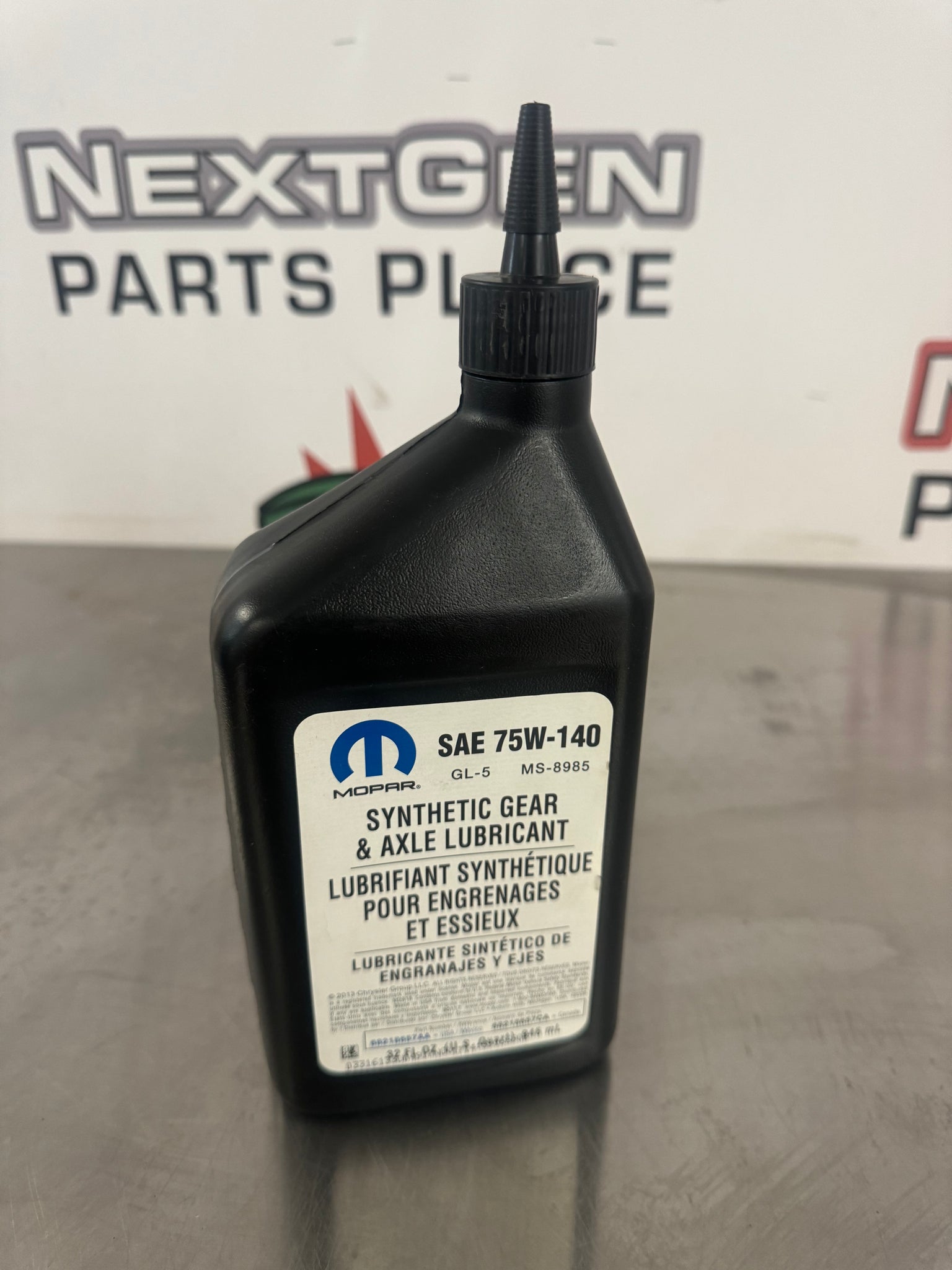 MOPAR 68218657AA SYNTHETIC GEAR AND AXLE LUBRICANT SAE 75W-140 - 1