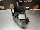 2004 SIERRA 2500 6.0 FUSE BOX COVER/LID 15200391?AND BRACKET OEM #967