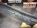 04 -06 PONTIAC GTO EXTERIOR B PILLAR WINDOW TRIM LH SIDE 92093111 OEM #1293