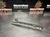 04-06 PONTIAC GTO FRONT LH LEFT FRONT BUMPER GUIDE BRACKET 92050709 OEM #1043