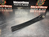 04 -06 PONTIAC GTO EXTERIOR B PILLAR WINDOW TRIM LH SIDE 92093111 OEM #1293