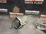 97-04 C5 CORVETTE MOTOR MOUNT BRACKETS W PUCKS 10260642 10260643 OEM #1368