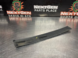 04 -06 PONTIAC GTO EXTERIOR B PILLAR WINDOW TRIM RH SIDE 92093112 OEM #1027