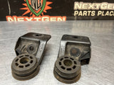 2021 CAMARO SS UPPER RADIATOR HOLD DOWNS 84009865 84009866 OEM #1556